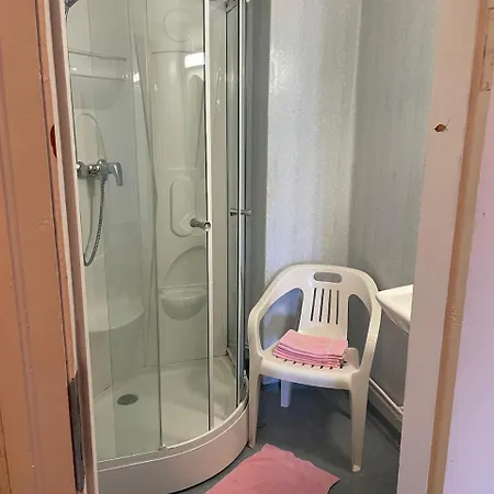Utoopia Kuelalistemaja Viscosas Inn *