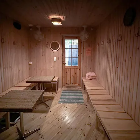 Utoopia Kuelalistemaja Viscosas *